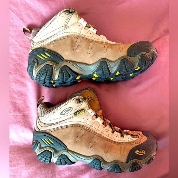 🥾EUC Oboz Waterproof Hiking Boots, Women’s size 10.5 (taupe w/ grey) - Picture 2 of 8